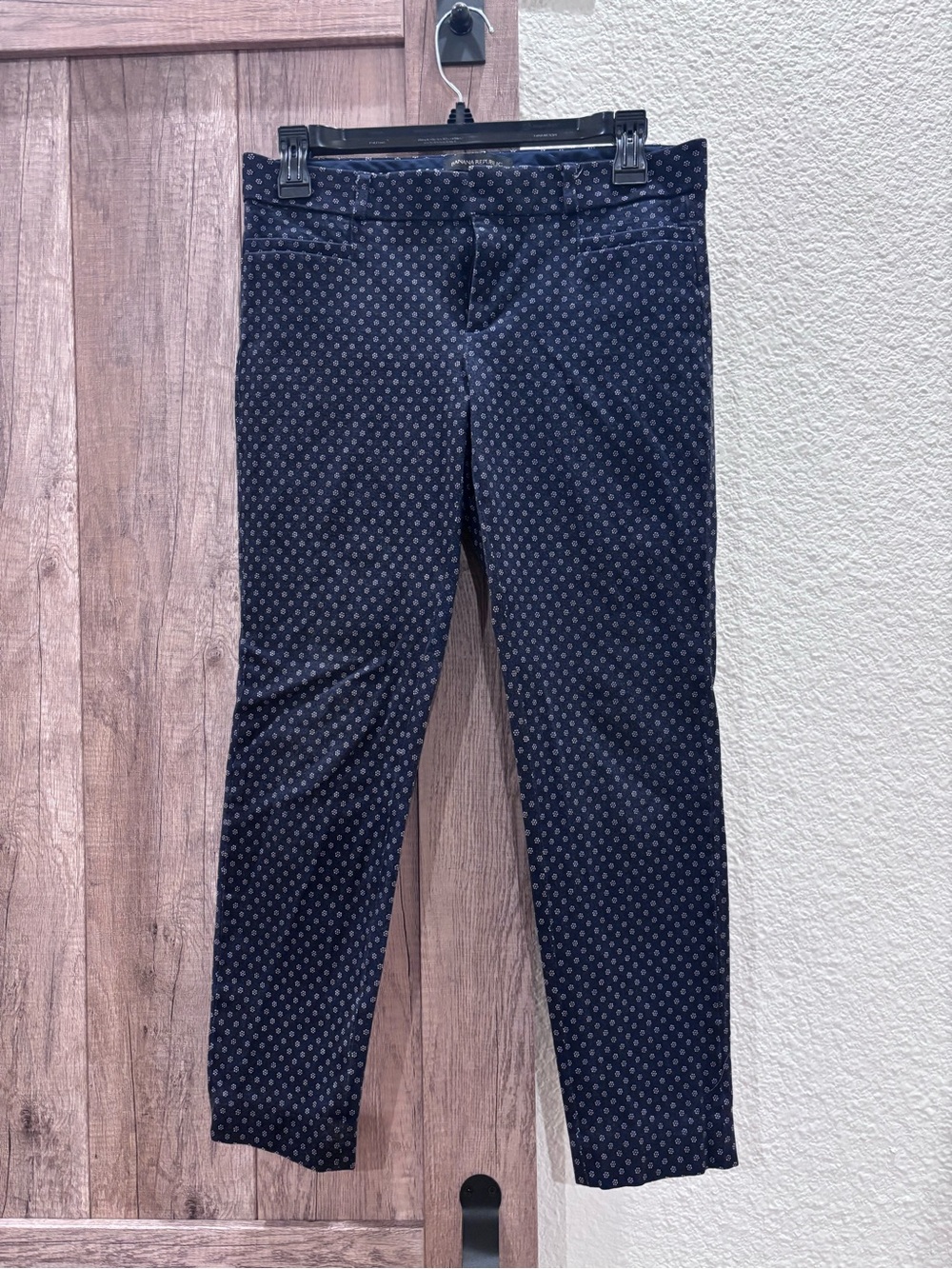 Women’s Banana Republic Navy Floral Sloan Pants